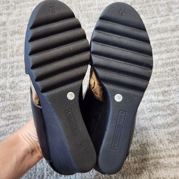 Donald J Pliner womens Marti  black cross strap leather wedge sandals black sz 7 - Picture 10 of 12
